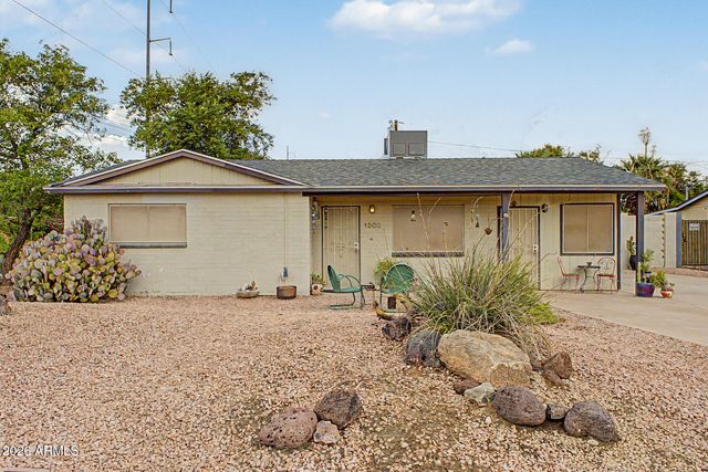 1202 E BECKER Lane, Phoenix, AZ 85020