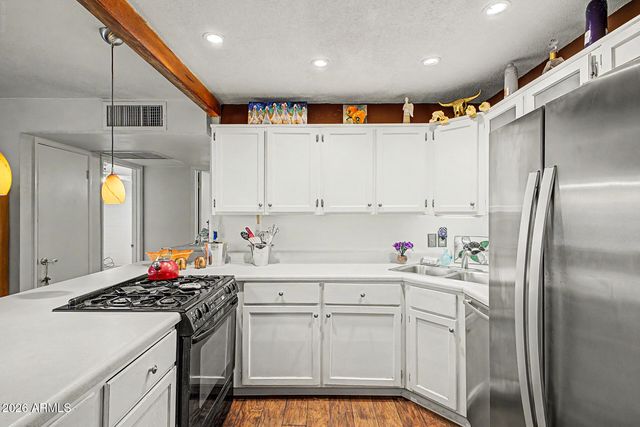 1202 E BECKER Lane, Phoenix, AZ 85020