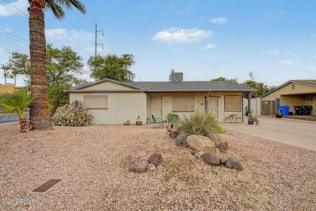 1202 E BECKER Lane, Phoenix, AZ 85020