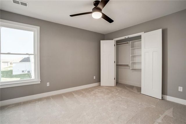 520 Skyview Lane, Liberty, MO 64068