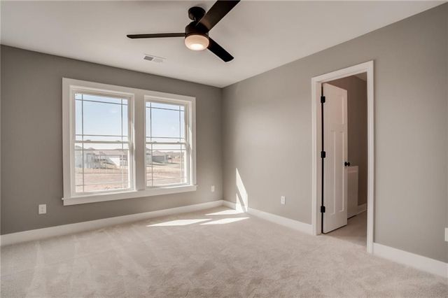 520 Skyview Lane, Liberty, MO 64068