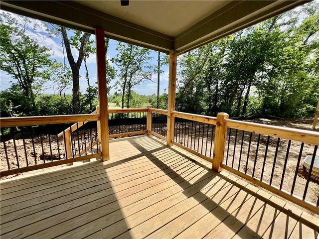 520 Skyview Lane, Liberty, MO 64068