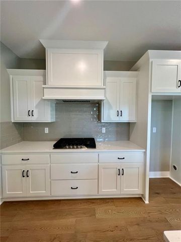 520 Skyview Lane, Liberty, MO 64068