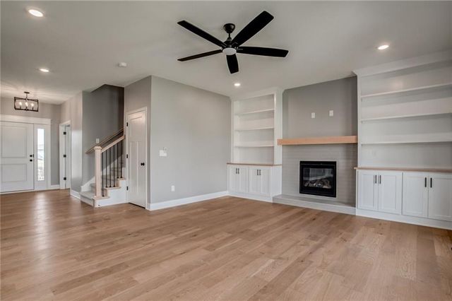 520 Skyview Lane, Liberty, MO 64068