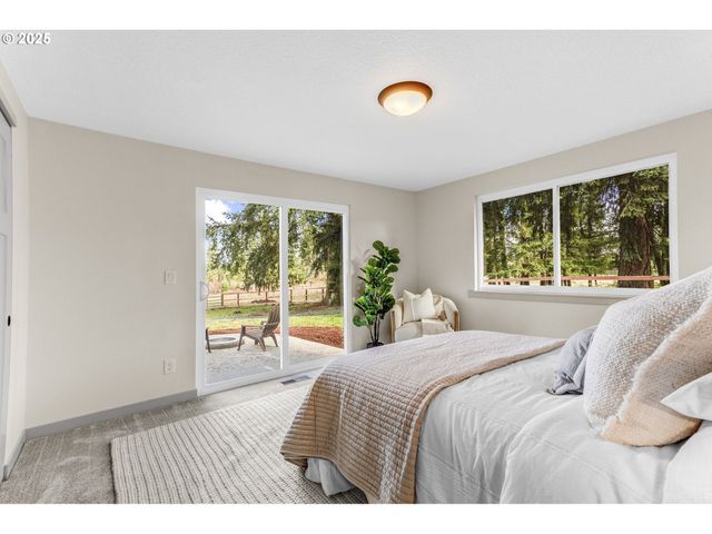 18515 S FISCHERS MILL Rd, Oregon City, OR 97045