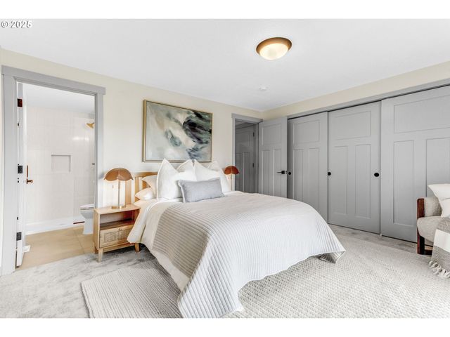 18515 S FISCHERS MILL Rd, Oregon City, OR 97045