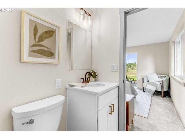 18515 S FISCHERS MILL Rd, Oregon City, OR 97045