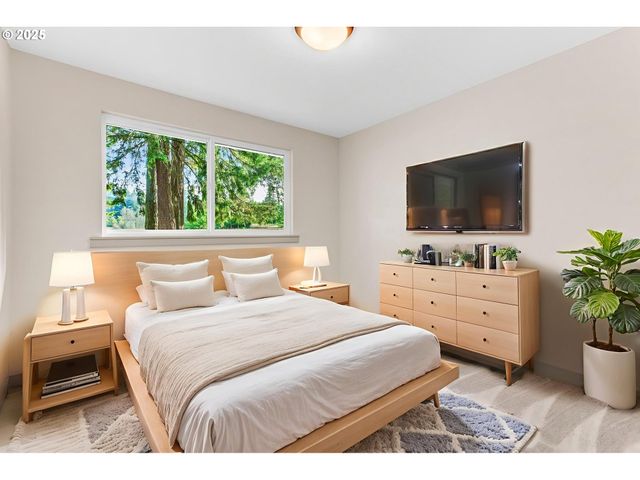 18515 S FISCHERS MILL Rd, Oregon City, OR 97045