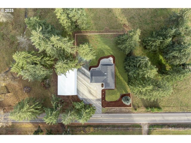 18515 S FISCHERS MILL Rd, Oregon City, OR 97045