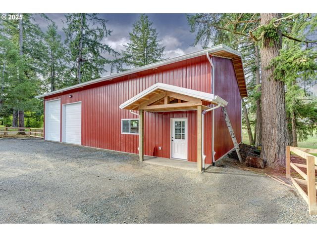 18515 S FISCHERS MILL Rd, Oregon City, OR 97045