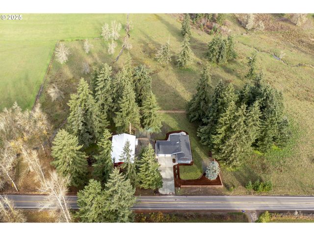 18515 S FISCHERS MILL Rd, Oregon City, OR 97045