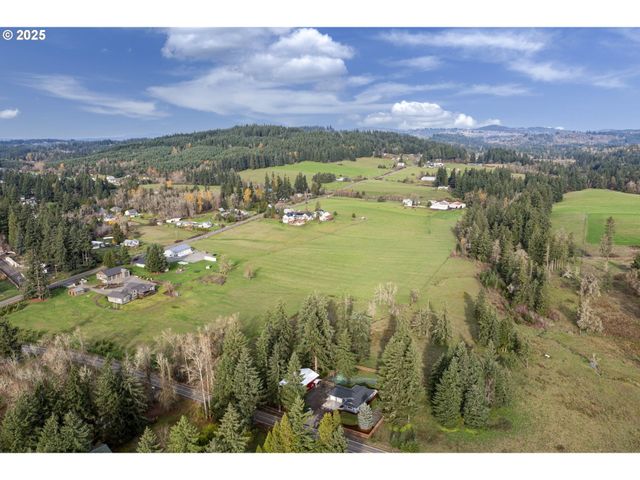 18515 S FISCHERS MILL Rd, Oregon City, OR 97045