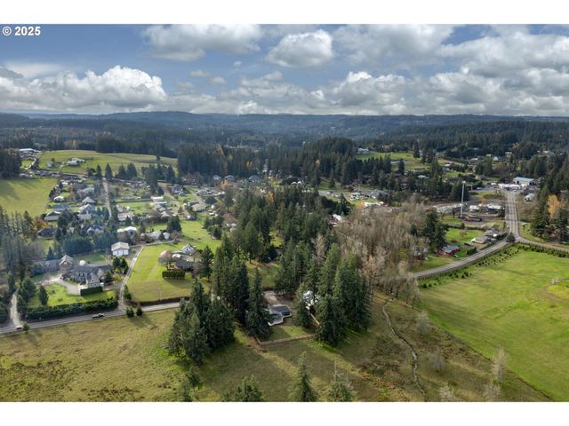 18515 S FISCHERS MILL Rd, Oregon City, OR 97045