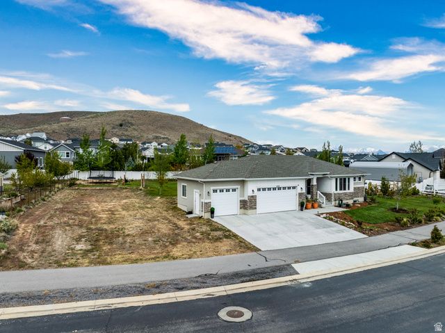 2315 E DUGWAY DR, Eagle Mountain, UT 84005