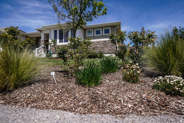 2315 E DUGWAY DR, Eagle Mountain, UT 84005