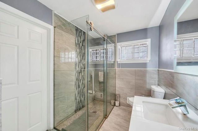 488 Pershing Blvd, Rockville Centre, NY 11570