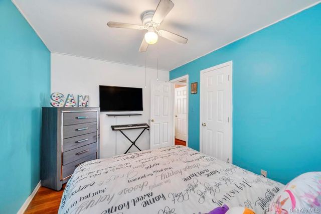 488 Pershing Blvd, Rockville Centre, NY 11570