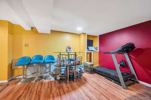 488 Pershing Blvd, Rockville Centre, NY 11570