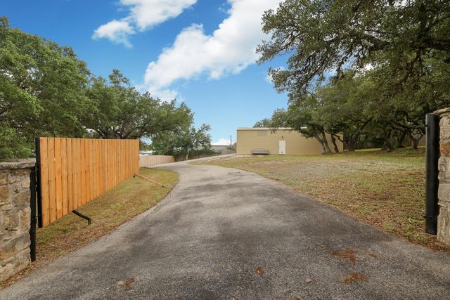 610 Tamarack Dr, Canyon Lake, TX 78133