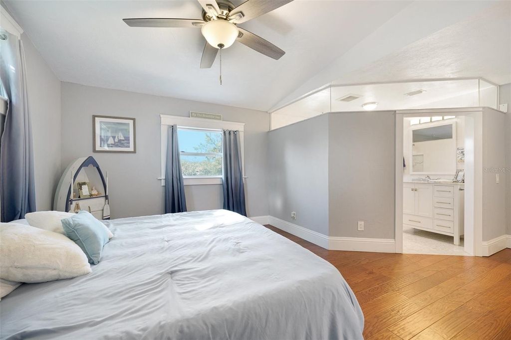 Image 12 of property listing at 934 N HALIFAX AVENUE, Daytona Beach, FL 32118