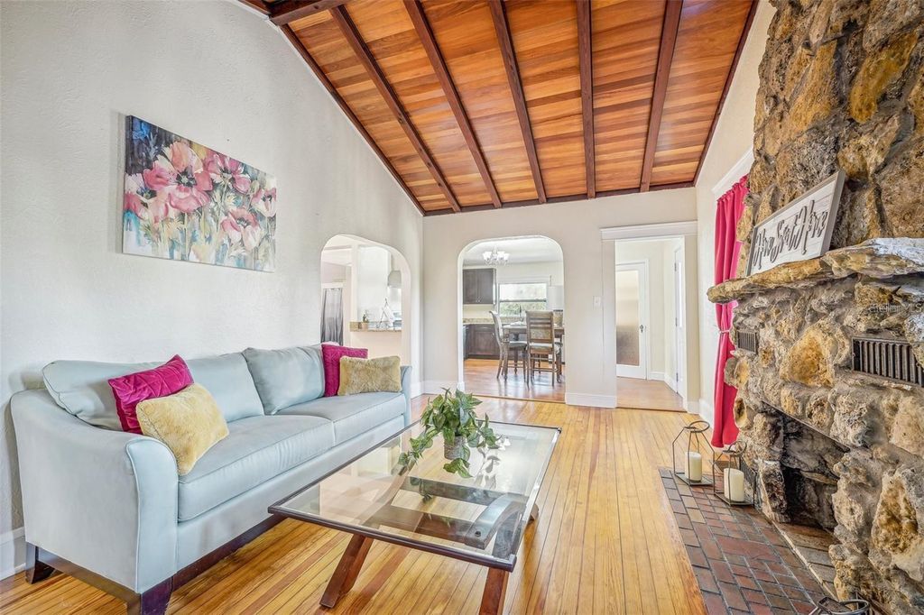 Image 9 of property listing at 934 N HALIFAX AVENUE, Daytona Beach, FL 32118