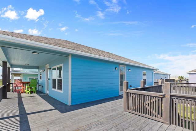 984 Crane Lane, Crystal Beach, TX 77650