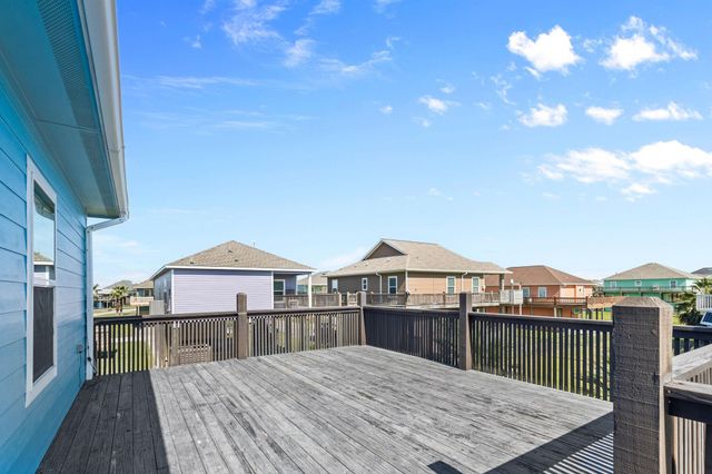 984 Crane Lane, Crystal Beach, TX 77650