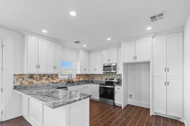 984 Crane Lane, Crystal Beach, TX 77650