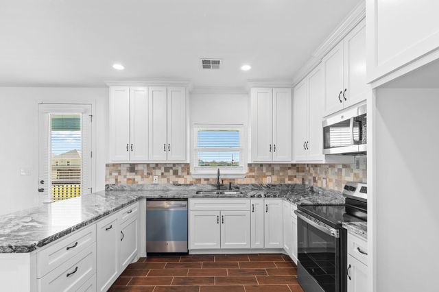 984 Crane Lane, Crystal Beach, TX 77650