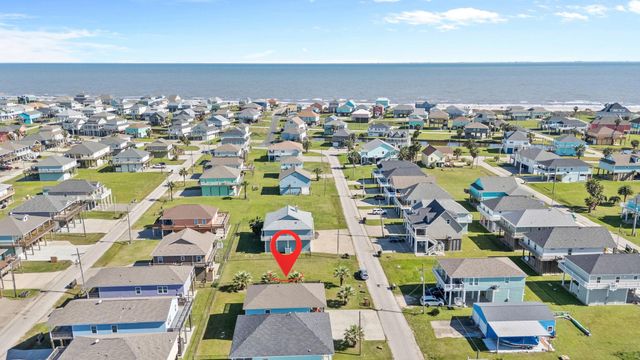 984 Crane Lane, Crystal Beach, TX 77650