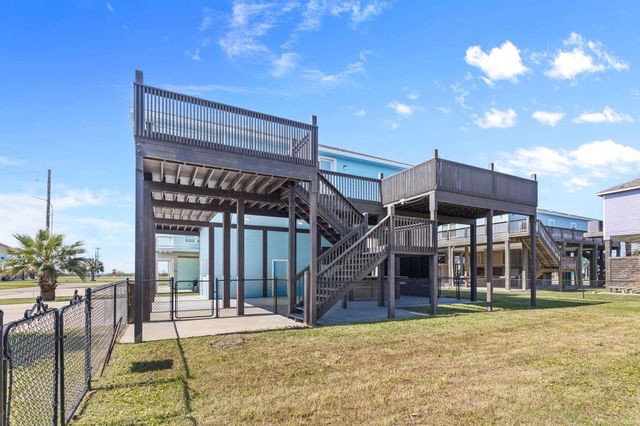 984 Crane Lane, Crystal Beach, TX 77650