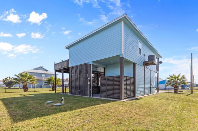 984 Crane Lane, Crystal Beach, TX 77650