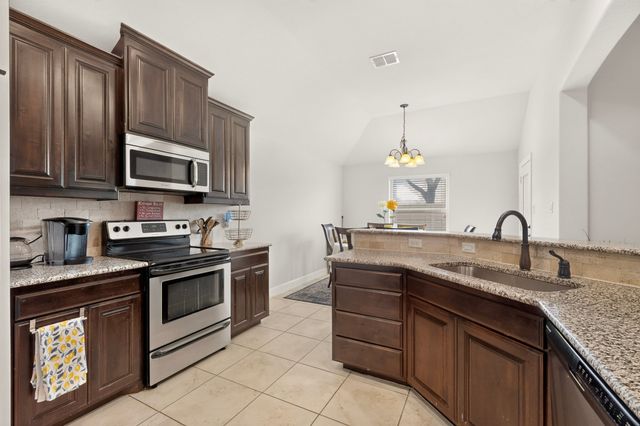 101 Loving Trail, Justin, TX 76247