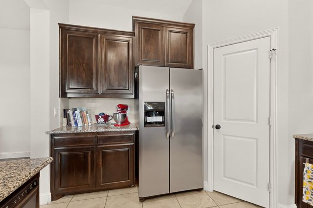 101 Loving Trail, Justin, TX 76247