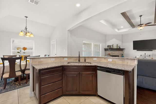 101 Loving Trail, Justin, TX 76247