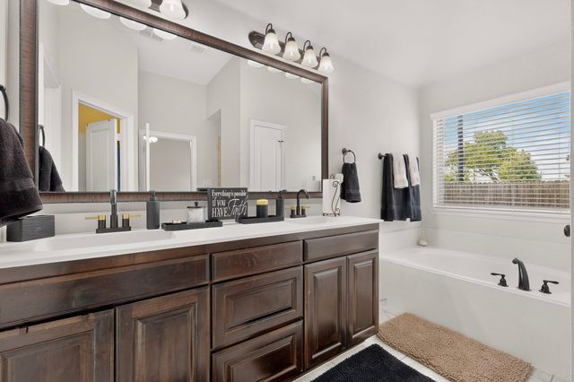 101 Loving Trail, Justin, TX 76247