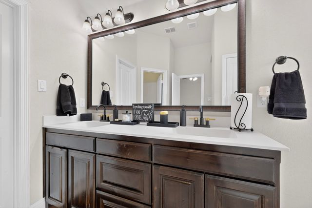 101 Loving Trail, Justin, TX 76247