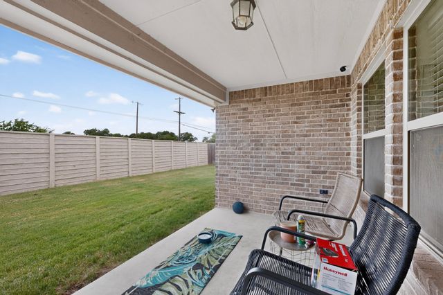101 Loving Trail, Justin, TX 76247