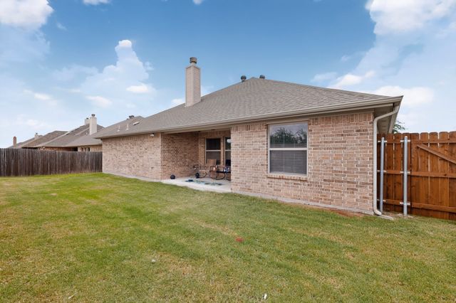 101 Loving Trail, Justin, TX 76247