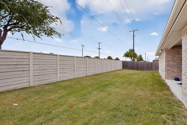 101 Loving Trail, Justin, TX 76247