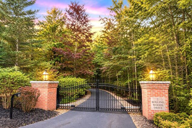 2 Rolling Woods Drive, Bedford, NH 03110