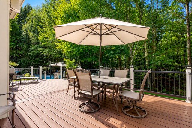 2 Rolling Woods Drive, Bedford, NH 03110