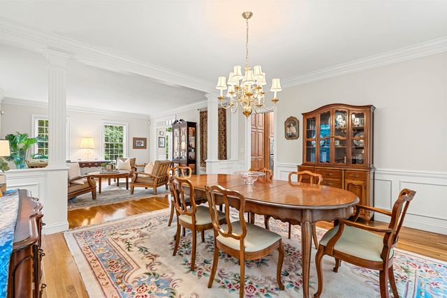 2 Rolling Woods Drive, Bedford, NH 03110