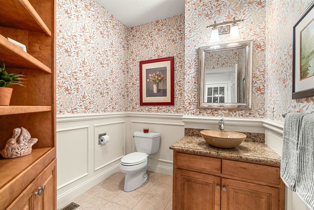 2 Rolling Woods Drive, Bedford, NH 03110