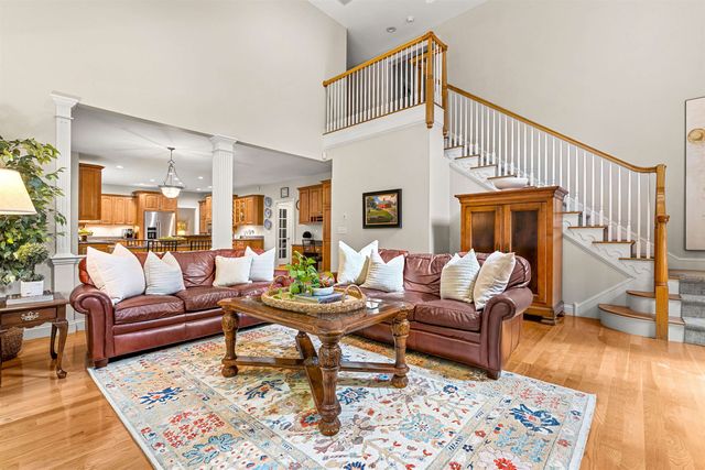 2 Rolling Woods Drive, Bedford, NH 03110