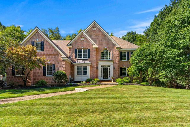 2 Rolling Woods Drive, Bedford, NH 03110