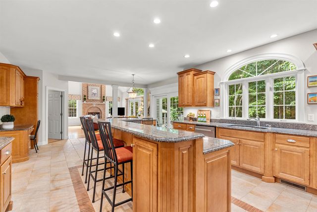 2 Rolling Woods Drive, Bedford, NH 03110