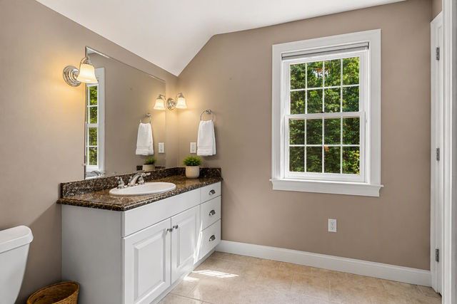 2 Rolling Woods Drive, Bedford, NH 03110
