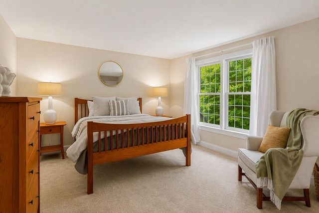 2 Rolling Woods Drive, Bedford, NH 03110
