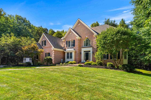 2 Rolling Woods Drive, Bedford, NH 03110